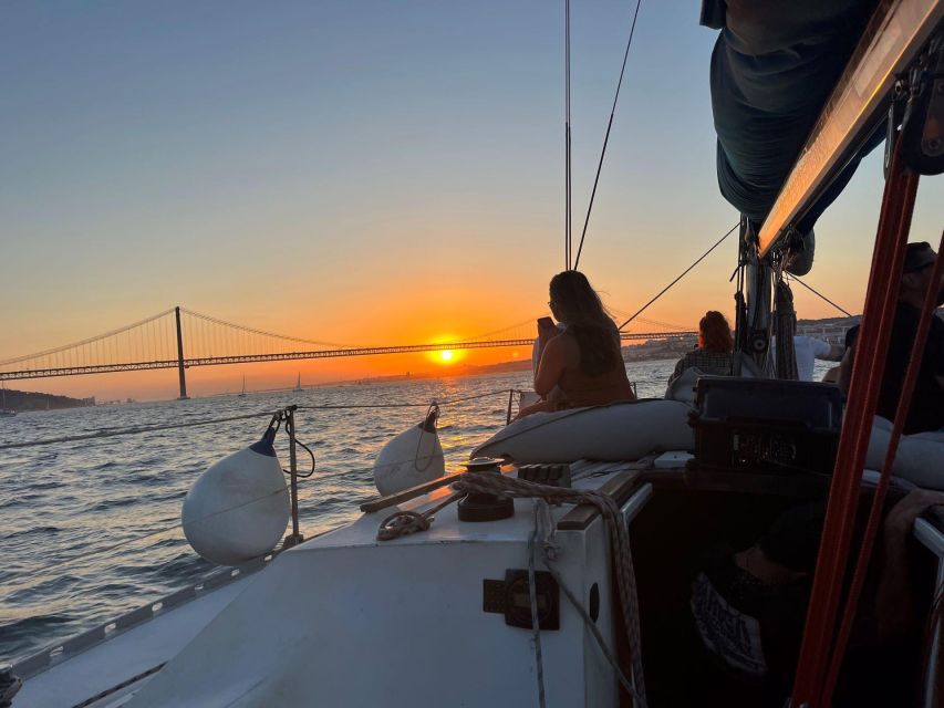 Lisbon Sunset Sensations 2h Cruise - Cristo Rei panorama: the big horizon moment
