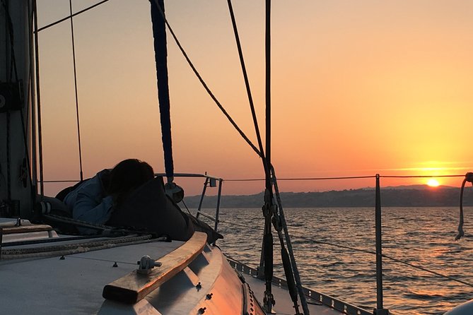 Lisbon Sunset Sensations on a Private Sailing Boat with wine&snacks - Why the 6:00 pm sunset timing matters on the Tagus