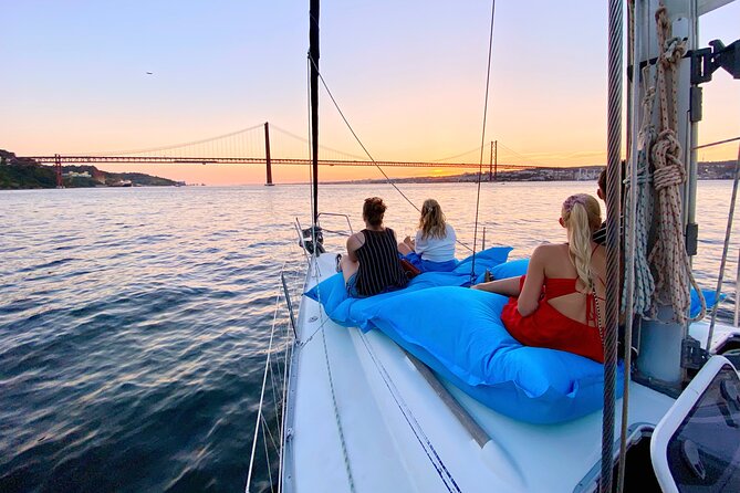 Lisbon: Sunset Tagus River Sailing Tour with Drinks - Getting to Doca de Alcântara and What Happens Right Away