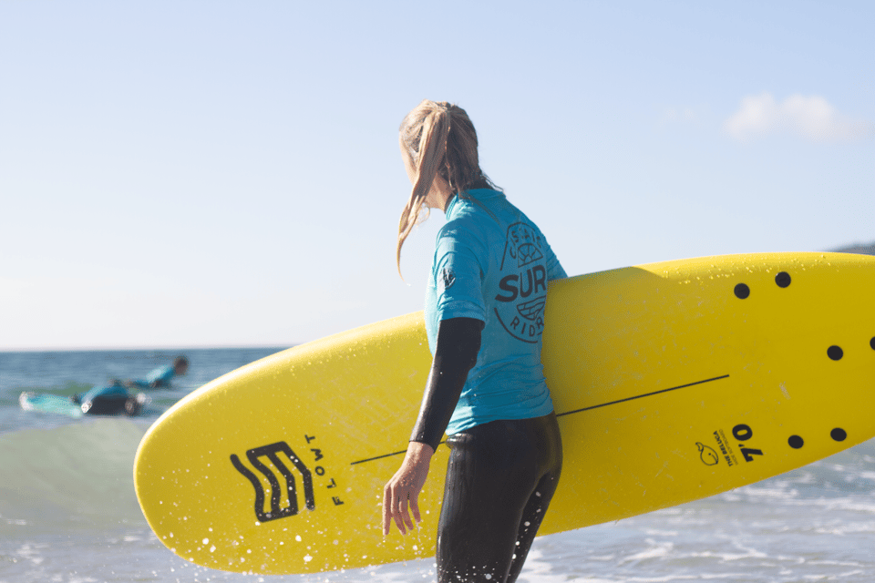 Lisbon Surf Class - Warm-up and land drills: the short practice that pays off in waves