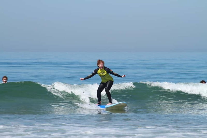 Lisbon: The Surf Instructor - surf lessons with transfer - Small-group coaching: what you’ll notice when instructors keep the ratio low