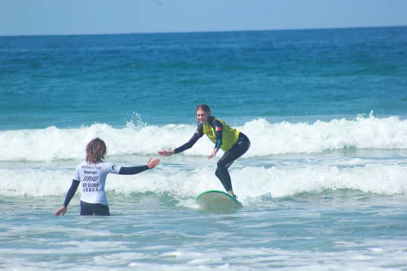 Lisbon: The Surf Instructor - surf lessons with transfer - Beach practicalities: wetsuit, storage, shower, and what to pack