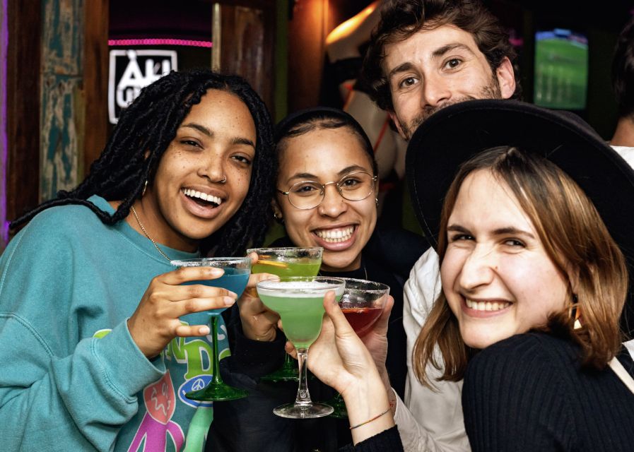 Lisbon: Tipsy Tour Fun Bar Crawl with a Local Guide - Meeting at Largo do Carmo and finding the right guide fast