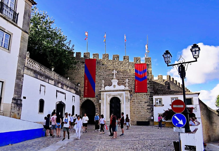 Lisbon to Porto with Óbidos-Nazaré-Fátima-Coimbra-Aveiro - A road trip that actually lets you choose