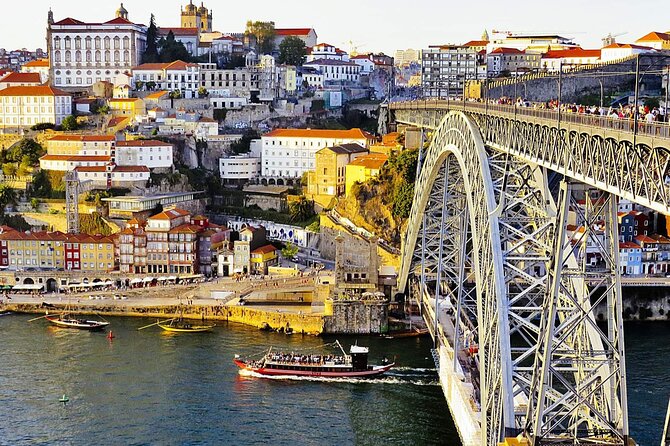 Lisbon to Porto with stop Aveiro-Fátima-Coimbra-Tomar-Nazaré-Óbidos - Lisbon Pickup to Your First Medieval Moment in Óbidos