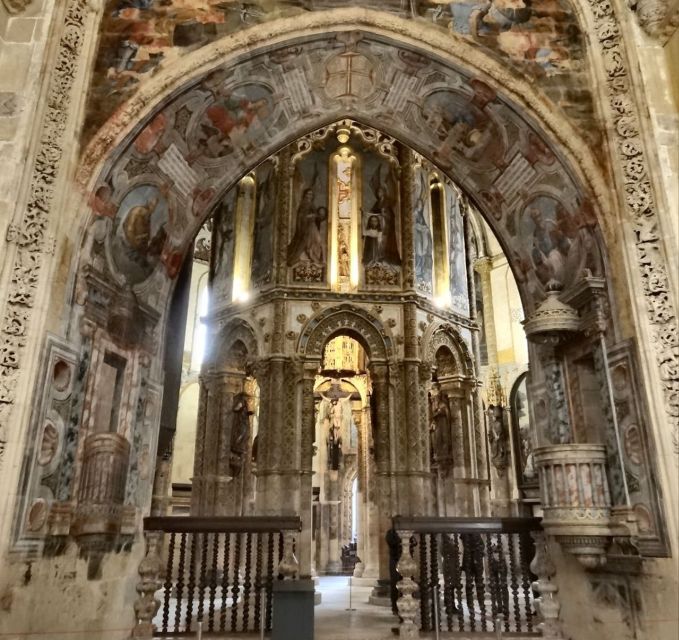 Lisbon: Tomar, Batalha, and Alcobaça Monasteries Tour - The Knights Templar at Tomar: The Charola and the Big Connection