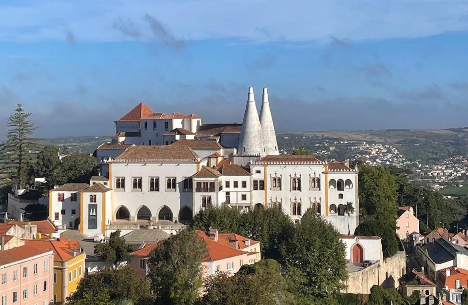 Lisbon: Tour Sintra, Cabo da Roca, Cascais & Belém - Pickup, drop-off, and getting comfortable fast