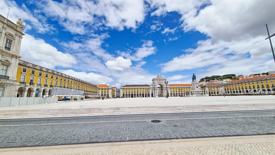 Lisbon: Tuk Tuk 2H Tour Lisbon with a Old Timer - Lisbon by Old-Timer Tuk Tuk: The vibe you get in 2 hours