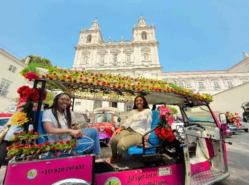 Lisbon: Tuk-Tuk Tour Historical Alfama old town private tour - Key things you’ll notice on this Lisbon tuk-tuk tour