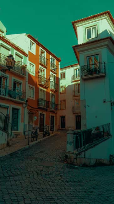 Lisbon: Tuk-Tuk Tour Historical Alfama old town private tour - Miradouro de Santa Luzia: the viewpoint that makes Lisbon feel real