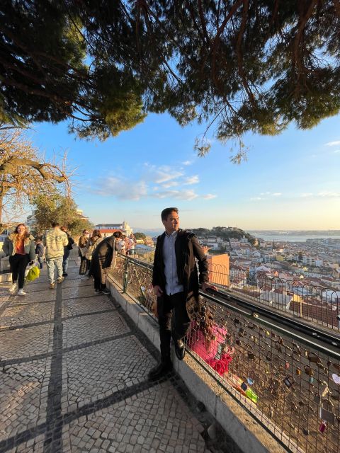 Lisbon: Tuk Tuk with hotel pick up and the best of old city - Key highlights worth making room for