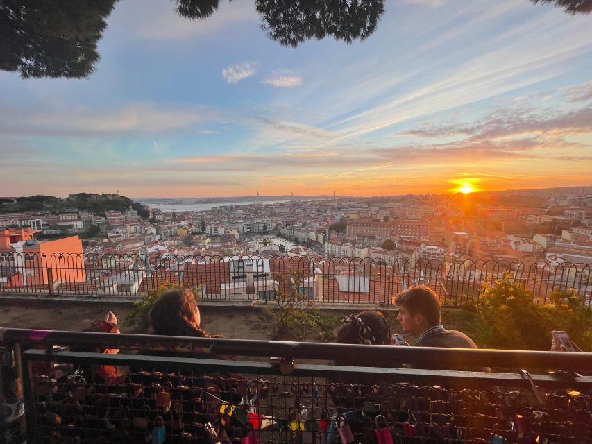 Lisbon: Tuk Tuk with hotel pick up and the best of old city - Alfama’s alleys plus a snack: where Lisbon’s daily life shows up