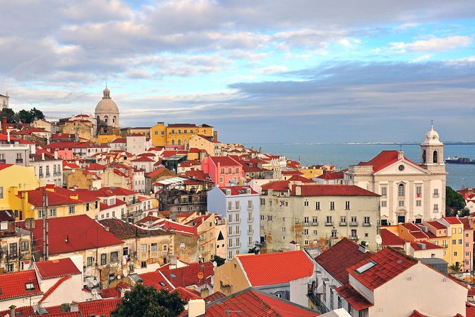 Lisbon Viewpoints Tuk Tuk Tour - Stop 1: Parque Eduardo VII is your warm-up viewpoint