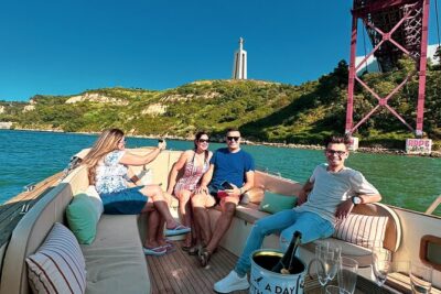 Lisbon – Vinho Verde Wine Premium Boat Experience - What You Actually Get: Vinho Verde, Sangria, and the Included Snacks