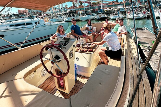 Lisbon – Vinho Verde Wine Premium Boat Experience - Drinks and Snacks: What “Premium” Actually Covers on This Boat
