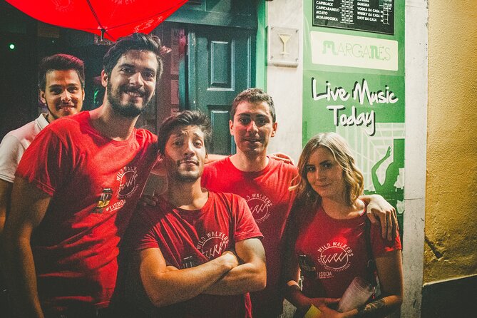 Lisbon Wild Pub Crawl - Group size, meeting people, and who this works best for