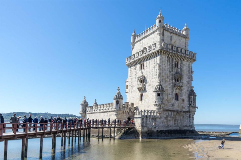 Lisbon:Half-day Guided Tuk Tuk Tour OldTown CityCenter Belem - Mouraria, Alfama, and Saint Anthony Church: The Old Streets Story