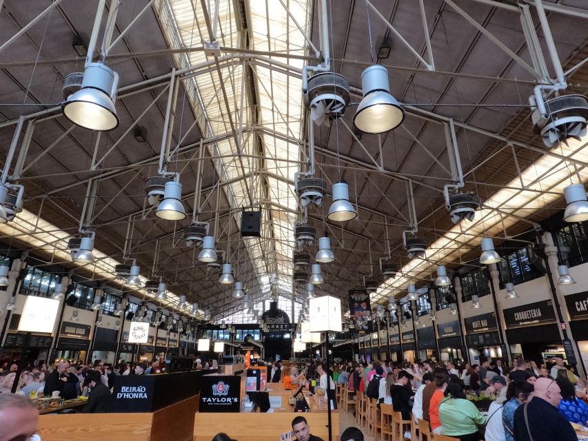 Lisbon:Private guided historical sightseeing Tour by TUK-TUK - Pickup spots and timing: how you make the most of 1.5 to 4 hours