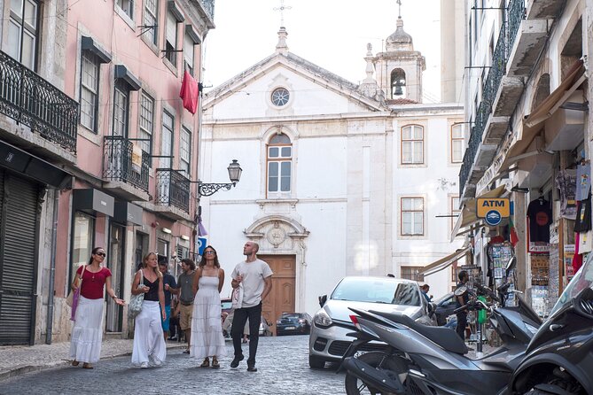 Lisbon's authentic Food and Wine tour with a Winemaker - A Muralha Vinhos e Tapas in Lisbon: the longer second tasting session