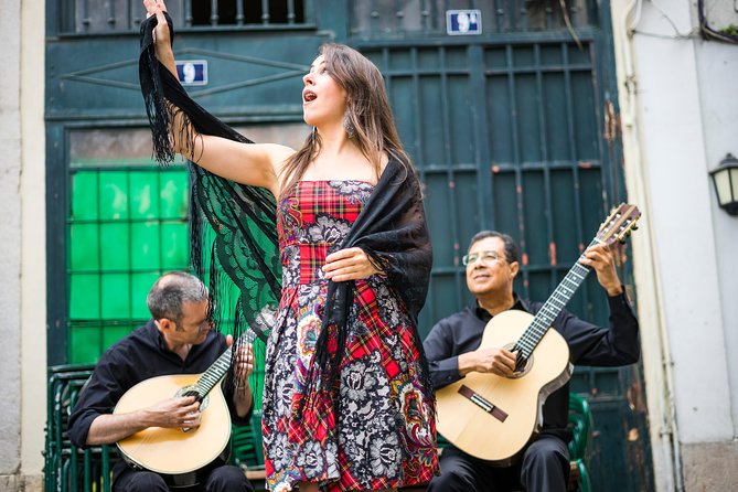 Live Fado Private Tour in Lisbon with Dinner - Arriving at the Fado House: Dinner That Doesn’t Fight the Music