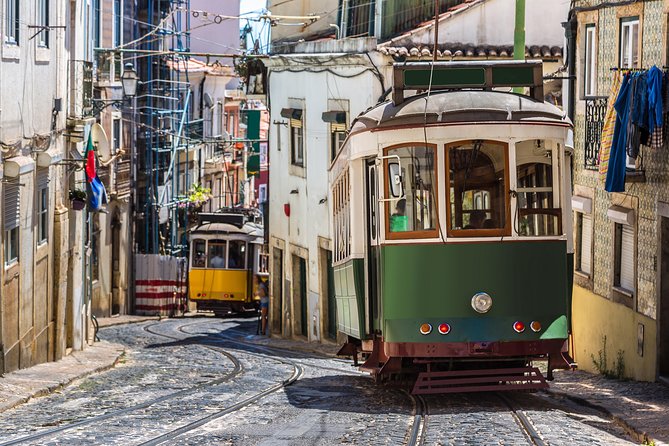Live Fado Private Tour in Lisbon with Dinner - What to Make of the “Where Fado Was Born” Idea