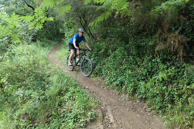 Lizandro Trails - Mountain Biking - Warm-Up with the Ocean in Sight and a Climb to 200m