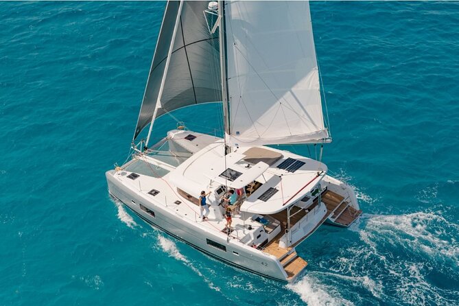 LUXURY Catamaran Sunset and Wine cruise - Getting there: Alcântara start point and what to expect at check-in