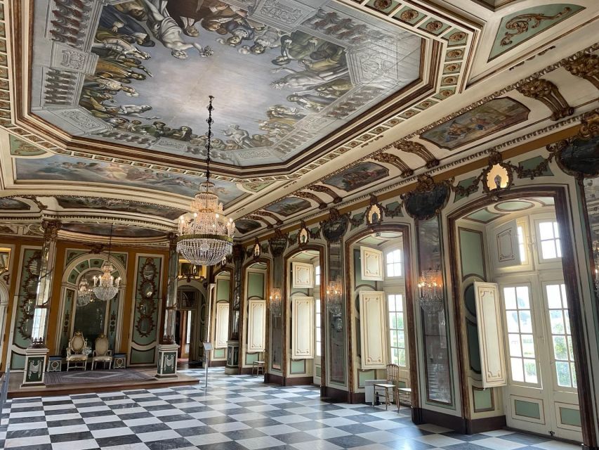 Mafra, Ericeira and Queluz - From Lisbon to Mafra: a royal start to the day