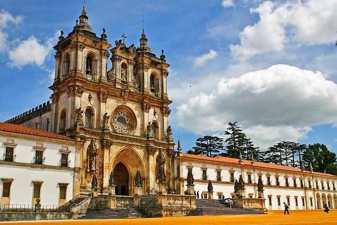 Medieval Knights Templar and Alcobaça Private Day Trip from Lisbon - Price and value: what $333.60 per person really buys you