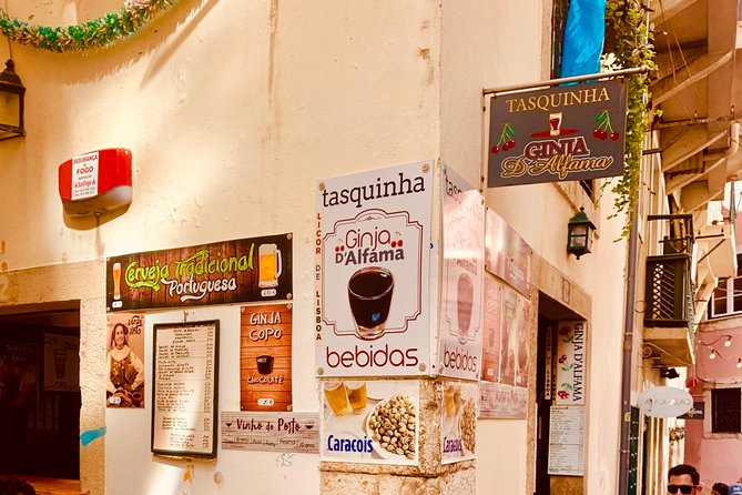 Medieval Tour 1H - Alfama’s Medieval Streets on Foot: The Right Ending