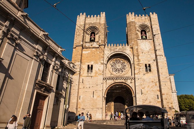 Mon Ami Vadio - Lisbon Old City Private Tuk Tuk Tour - Stop 1: Lisbon Cathedral (Se Cathedral) in a Few Minutes
