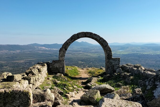 Monsanto (TV's Game of Thrones) Full Day Private Tour from Lisbon - How the House of the Dragon tech makes the day click