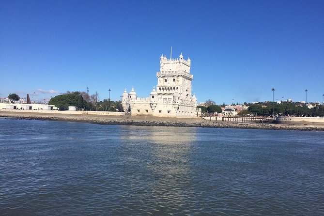 Morning Sailing Tour in Tagus River from Lisbon - What’s included onboard: drinks, bottled water, and light snacks