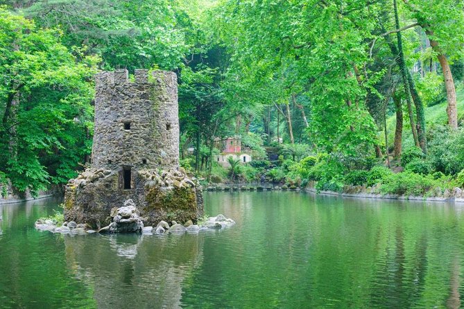 Mystic Sintra Private Tour: Best Day Trip From Lisbon - Palacio Nacional de Sintra and Centro Histórico: get your bearings fast