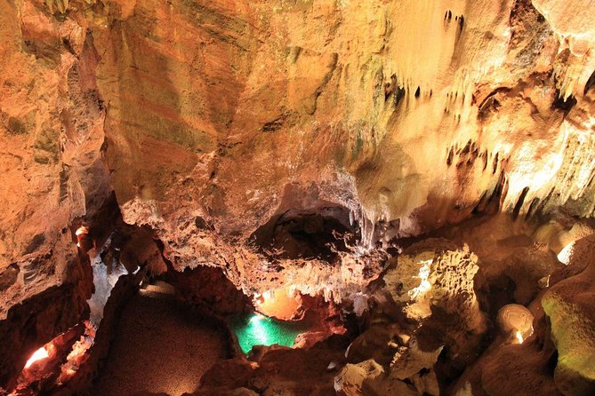 Natural Caves - Alcobaça - Nazaré - West Coast - Óbidos start in Lisbon private - Óbidos: medieval streets in one hour (and how to use your time well)