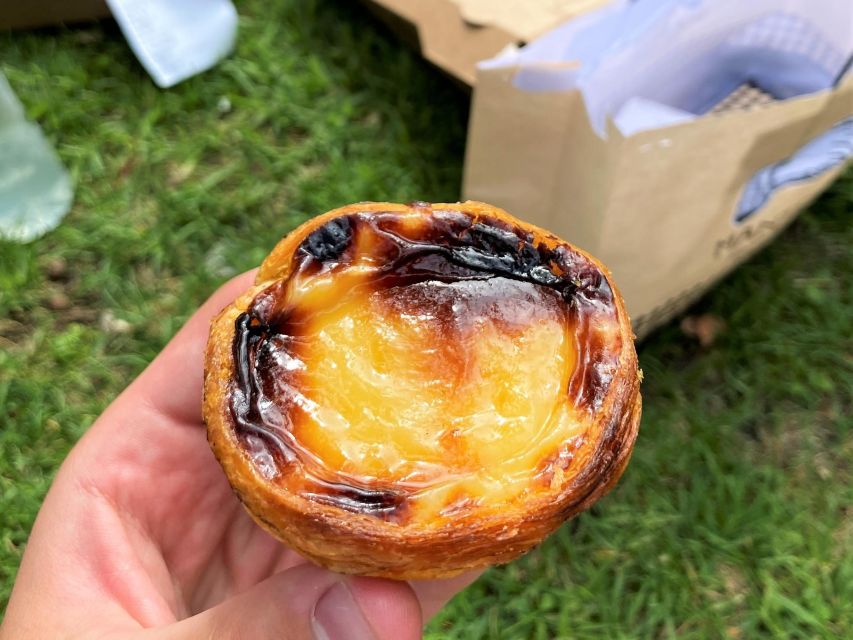 No Diet Club - Unique food tour in Lisbon with many Tastings - Getting real recommendations from guides like Inês and Raquel