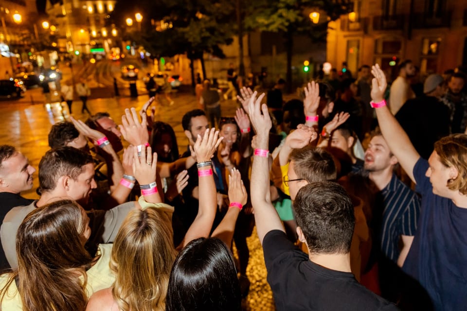 NYE Pub Crawl + VIP Club Entry - Fireworks at Miradouro de Santa Catarina, then champagne at midnight