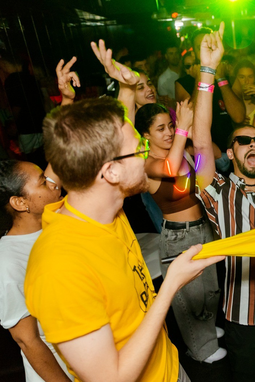 NYE Pub Crawl + VIP Club Entry - Camões Square check-in: party kit, guide crew, and getting oriented fast