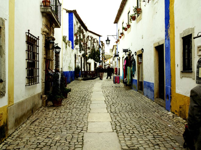 Óbidos, Nazaré & Alcobaça: Private Trip by Car - Nazaré: fishing village rhythm, big-wave surf culture, and beach breaks
