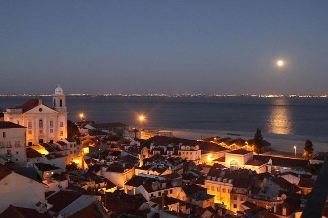 Old Lisbon: Alfama and Sao Jorge neighborhood 3-Hour Walking Tour - Should you book this Alfama and São Jorge walking tour?