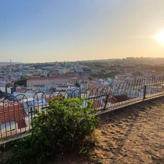 Old town of Lisbon on board of a tuk tuk- 1hour - Miradouro da Senhora do Monte: the viewpoint that buys you time
