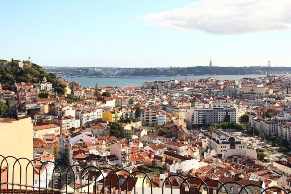 Old town of Lisbon on board of a tuk tuk- 1hour - National Pantheon of Santa Engracia: spiritual Lisbon in a short moment