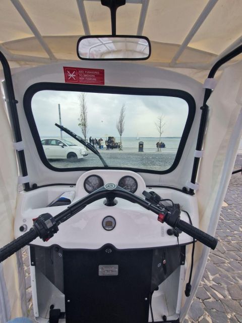 Old town of Lisbon on board of a tuk tuk- 1hour - Monastery of São Vicente de Fora and Roman-era context: history you can picture