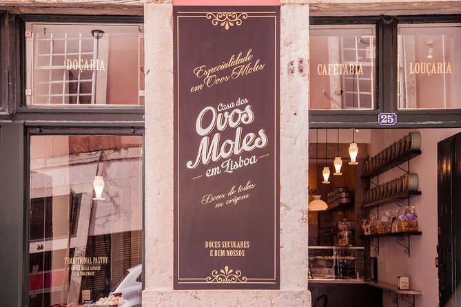 Pastel de Nata Workshop in Lisbon - Tasting Time: Port Wine or Ginja With Your Dessert