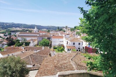 Peniche, Nazaré (big waves), Batalha monestary tour and Óbidos - Baleal Beach: free sea views and a surf-style pause