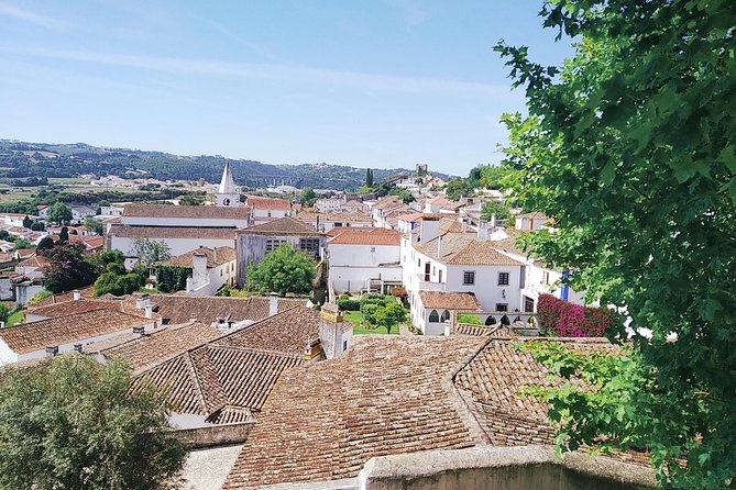 Peniche, Nazaré (big waves), Batalha monestary tour and Óbidos - Baleal Beach: free sea views and a surf-style pause
