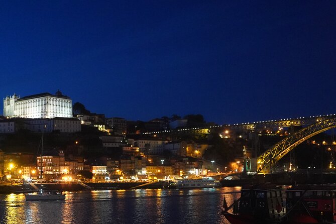 Porto Heritage & Wine: Exclusive Private Day Trip from Lisbon - Catedral do Porto: A Fortress-Cathedral and a Downhill Walk