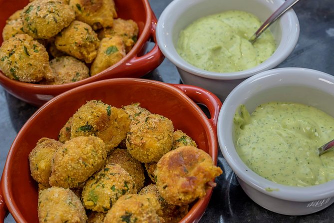 Portuguese Cooking Experience in Lisbon - Drinks, food volume, and the dinner you sit down to eat
