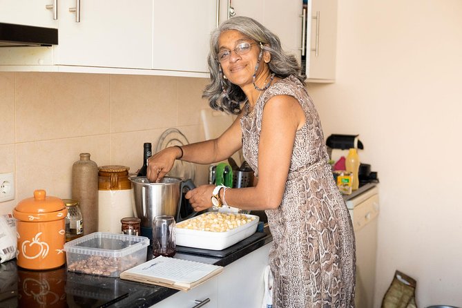 Portuguese Home Dining Experience in Lisbon with a Local, Paula - Almada to the table: the ferry-and-walk start that actually matters