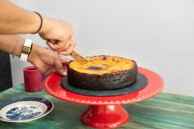 Portuguese Home Dining Experience in Lisbon with a Local, Paula - The welcome drink: Portuguese wine with a 200-year-old Alentejo connection